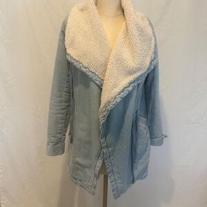 Venus Warm overcoat size small